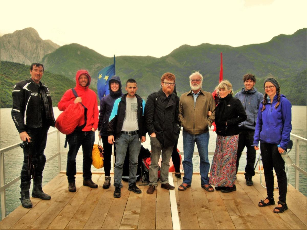 Rozafa Ferry & Accommodation Koman Eksteriør billede