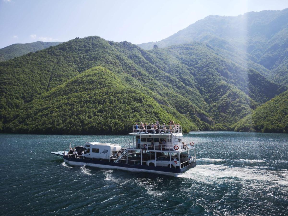 Rozafa Ferry & Accommodation Koman Eksteriør billede