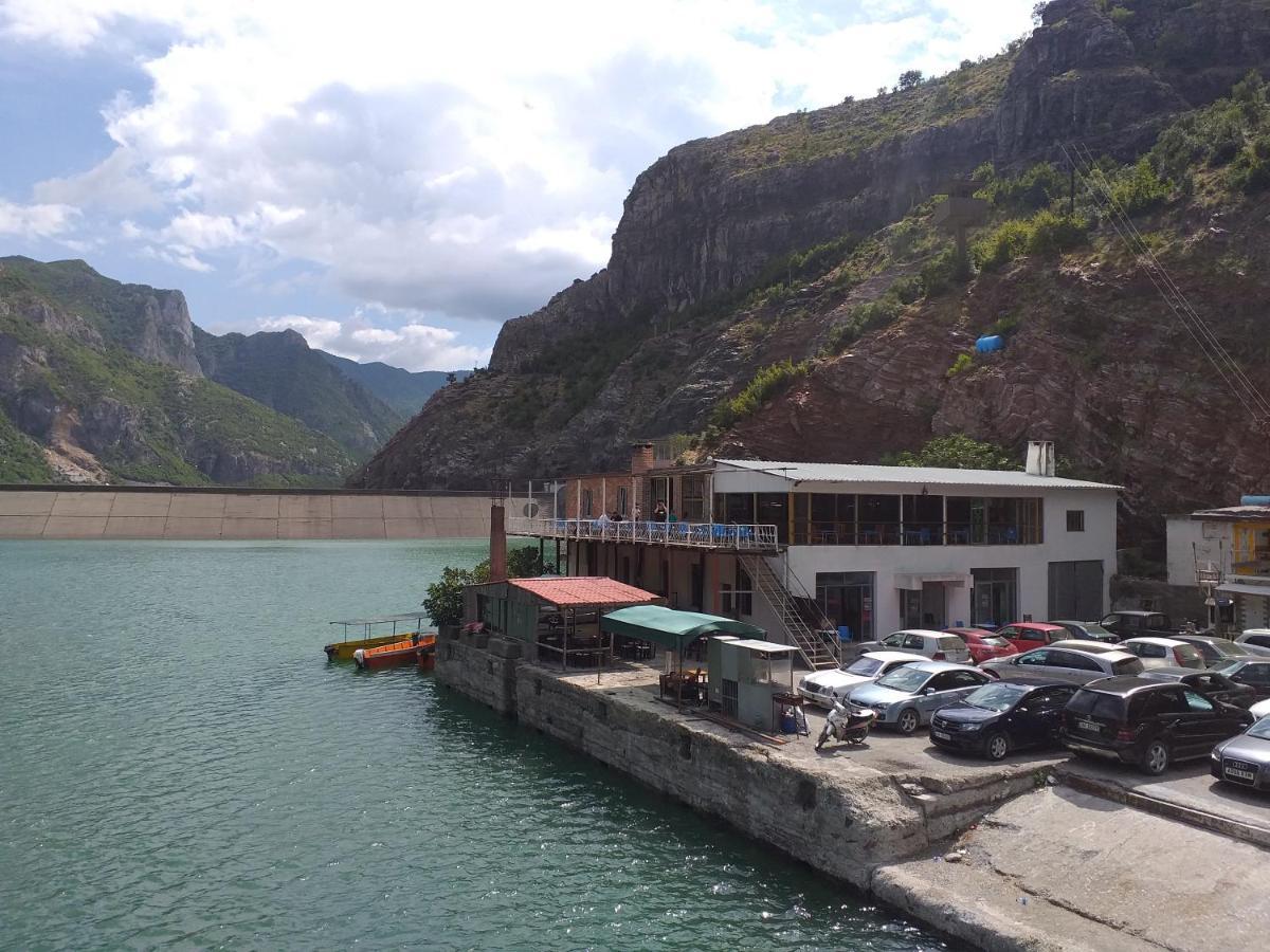 Rozafa Ferry & Accommodation Koman Eksteriør billede